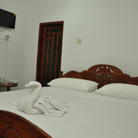 Sujatha Tourist Rest Hotel Dambulla Ruang foto