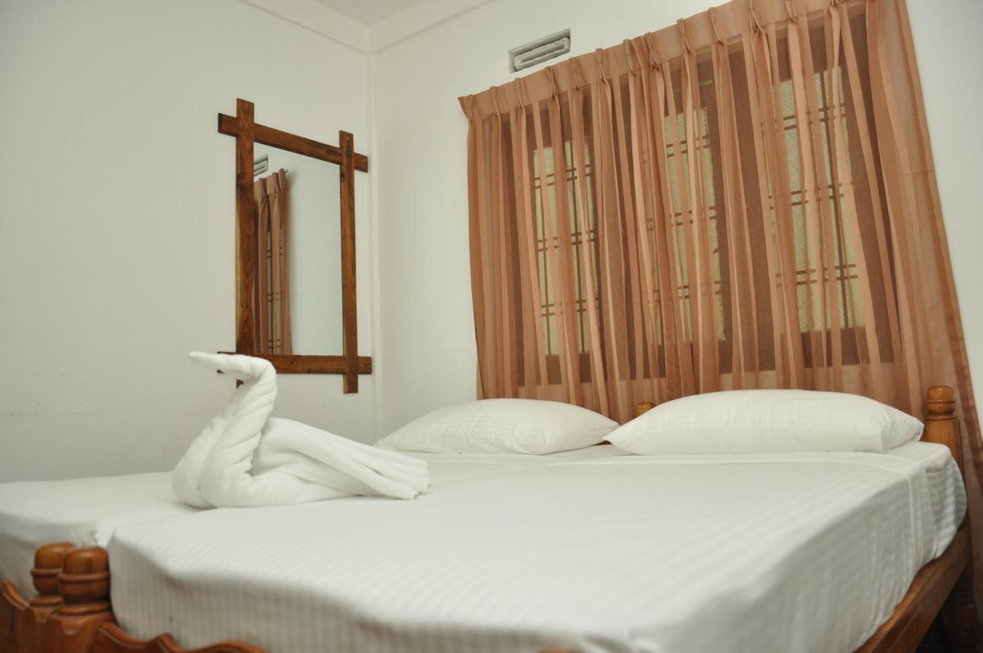 Sujatha Tourist Rest Hotel Dambulla Ruang foto