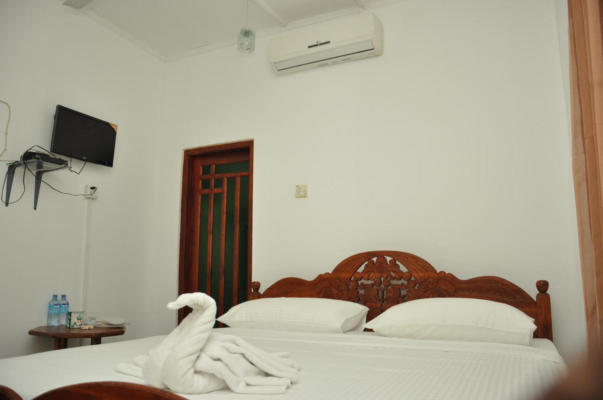 Sujatha Tourist Rest Hotel Dambulla Ruang foto
