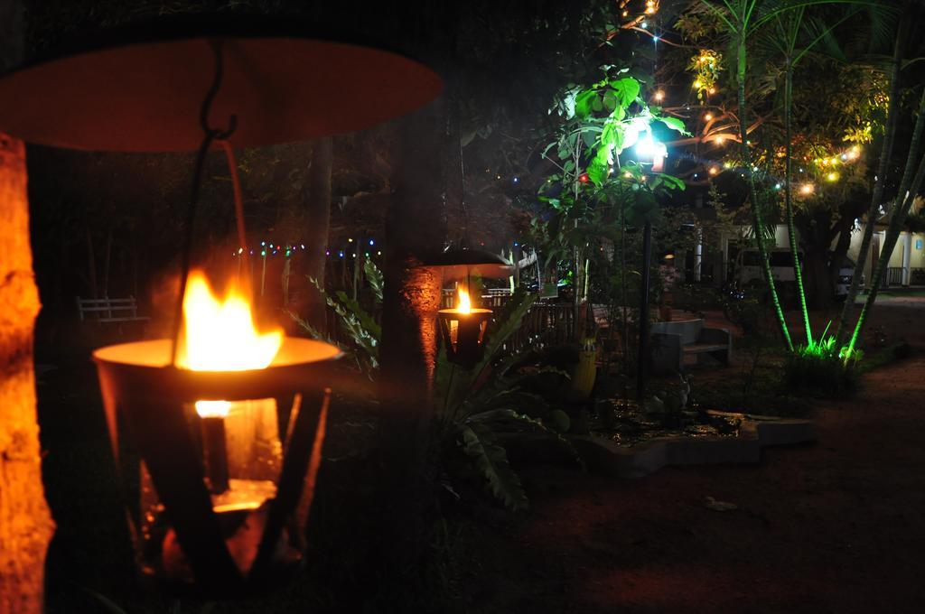 Sujatha Tourist Rest Hotel Dambulla Bagian luar foto